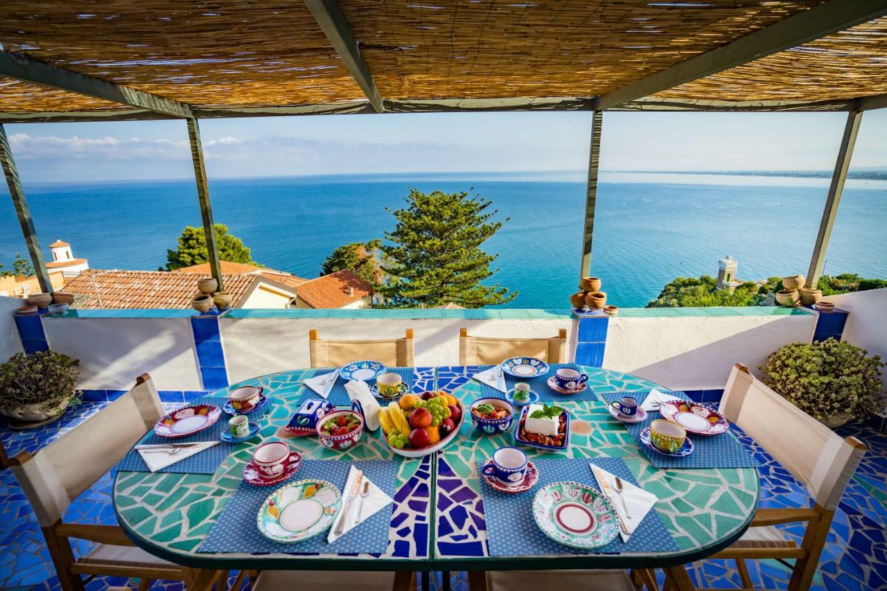 Borgo Dei Saraceni - Domus Indomita Bed & Breakfast